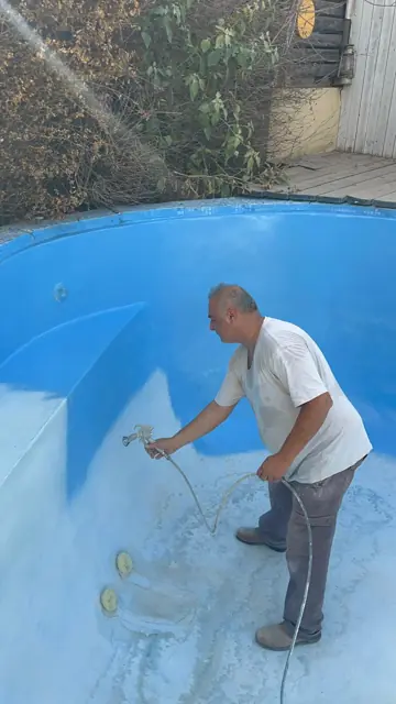 צביעת בריכה באפוקסי